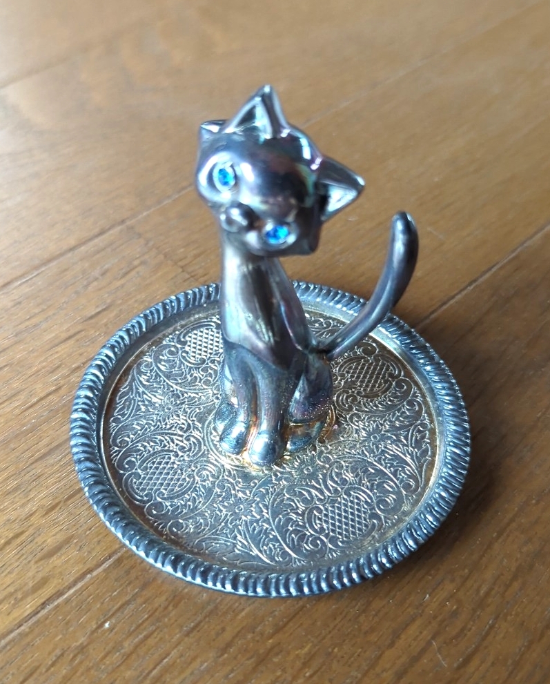 小物置き ネコ リングホルダーアクセサリートレイ アンティーク ヴィンテージ 猫 置物 昭和レトロ拍卖