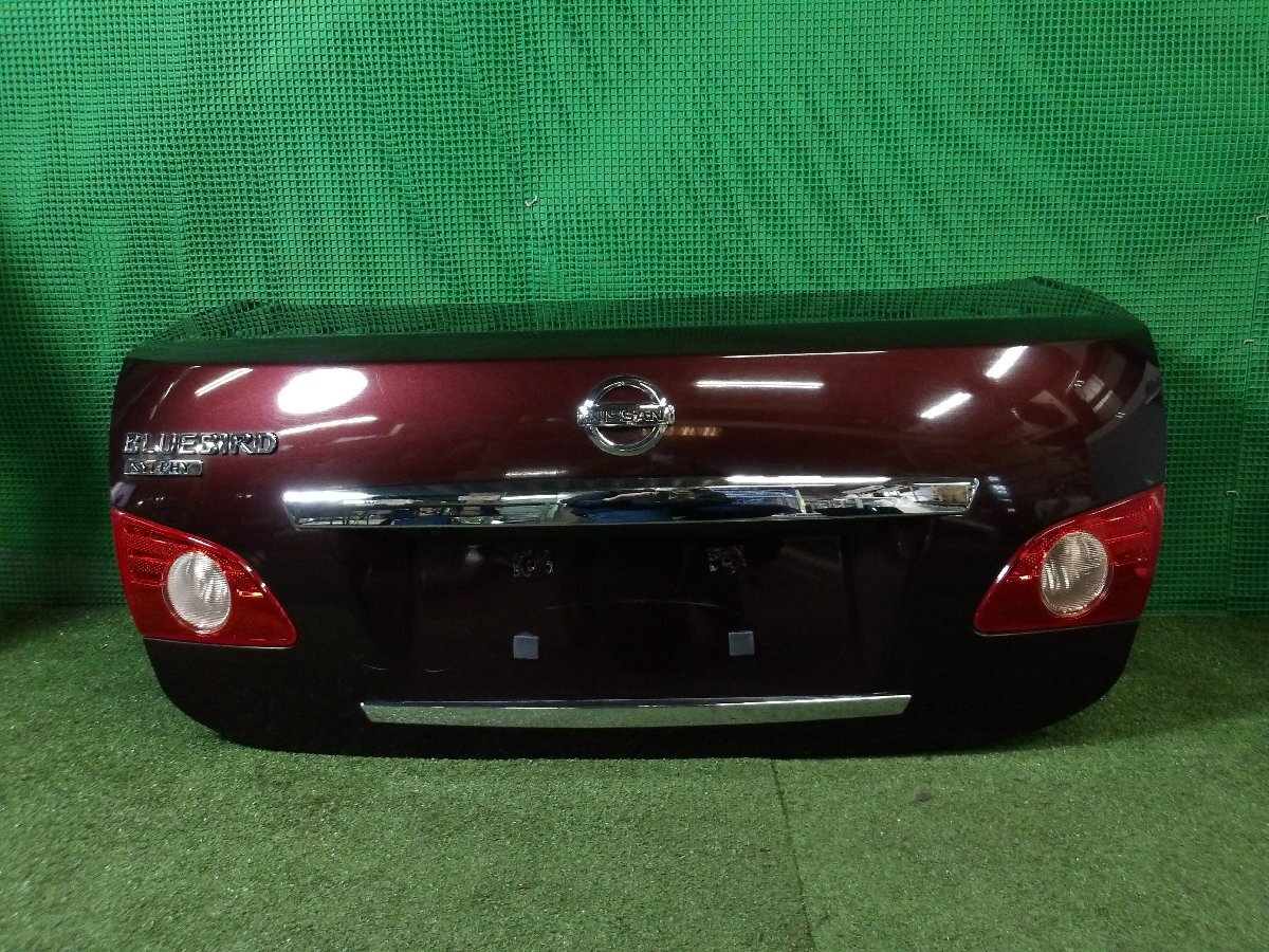 《個人宅発送不可》日産 ブルーバードシルフィ KG11 純正 トランク ヒンジ・トリム欠品 カメラ付 フィニ付 フランボワーズレッド拍卖