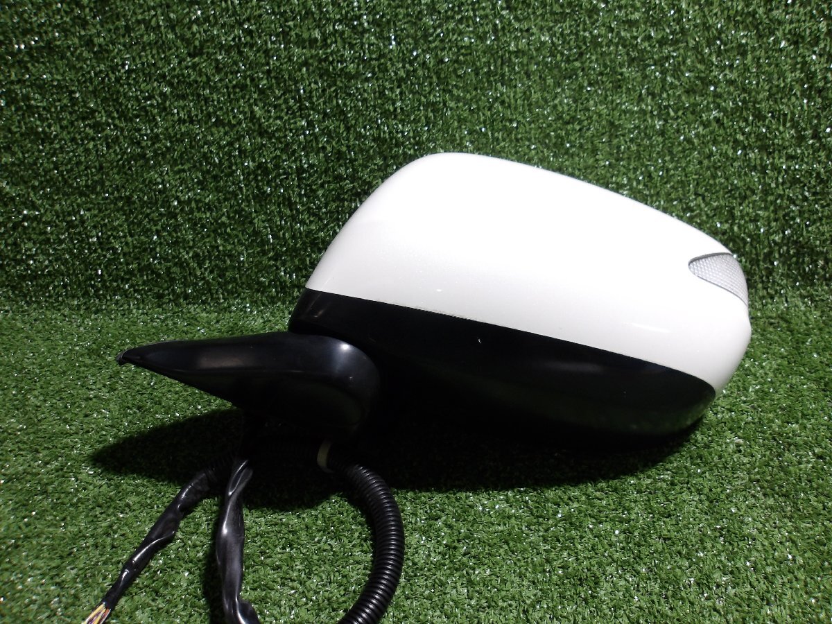 【C】ホンダ フィット GE7/GE6 純正 左ドアミラー 電動格納 ターン/ヒーター付 11P プレミアムホワイトパール/NH624P拍卖