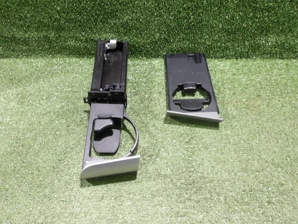 【A】スズキ ワゴンR MH23S 純正 ドリンクホルダー 2ケ 73650A70K00F 73880A70K00B拍卖