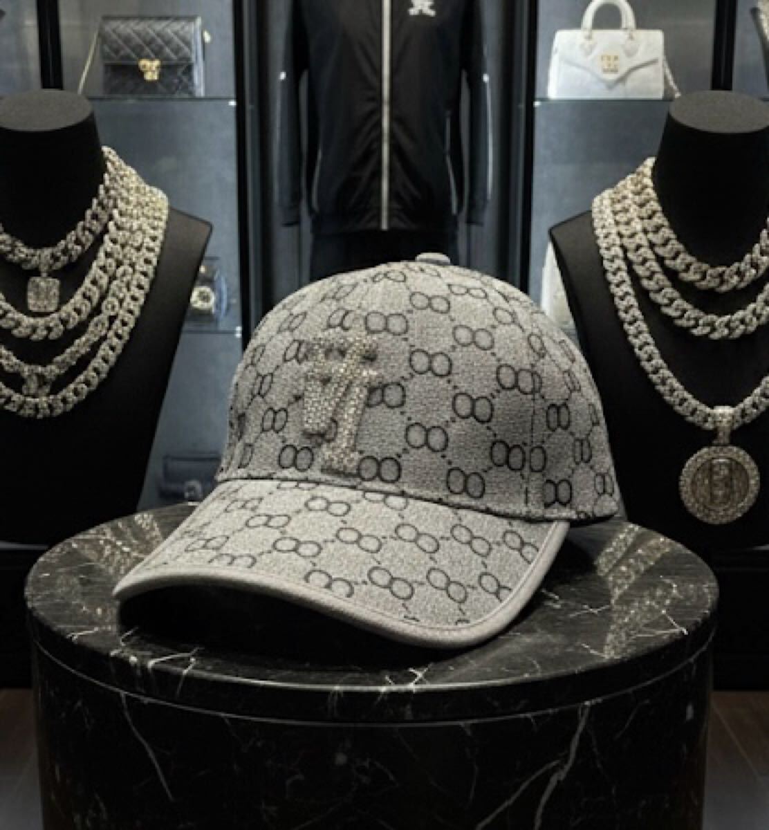 LAドジャース逆さロゴハイブランド8モノグラムキャンバスグレーベルトキャップ拍卖