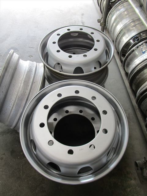 送料無料 大型 スチールホイール ISO方式 22.5×8.25 165-13 10穴 両面再塗装 2本価格 在庫あり拍卖