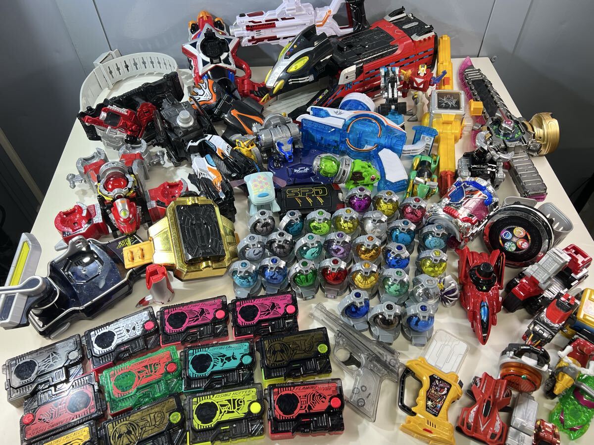 ◆まとめ売り 仮面ライダー 戦隊シリーズ 変身ベルト 特撮 フィギュア 武器 いろいろ 男の子 おもちゃ セット 中古品 現状品 管理KA585拍卖