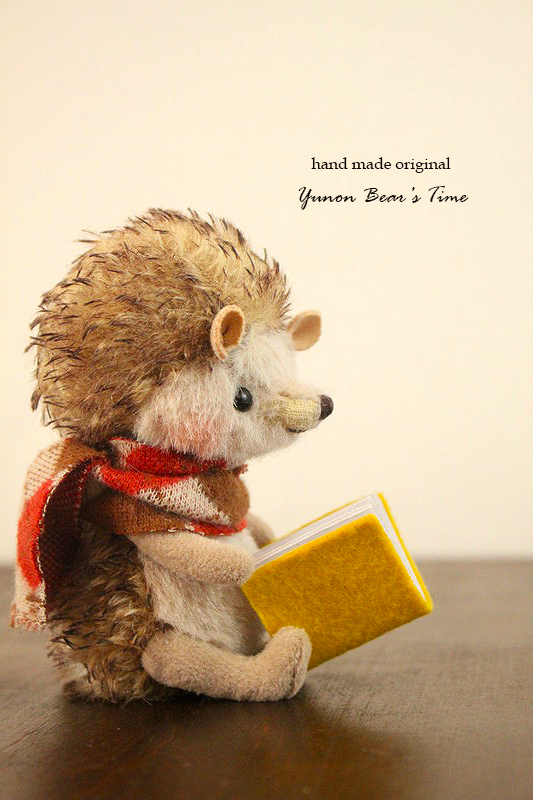 ○*YunonBear’sTime*○テディベア・オリジナル・アンティーク・はりねずみ・読書・ぬいぐるみ・素朴・秋・ミニチュア・ドール送料込拍卖