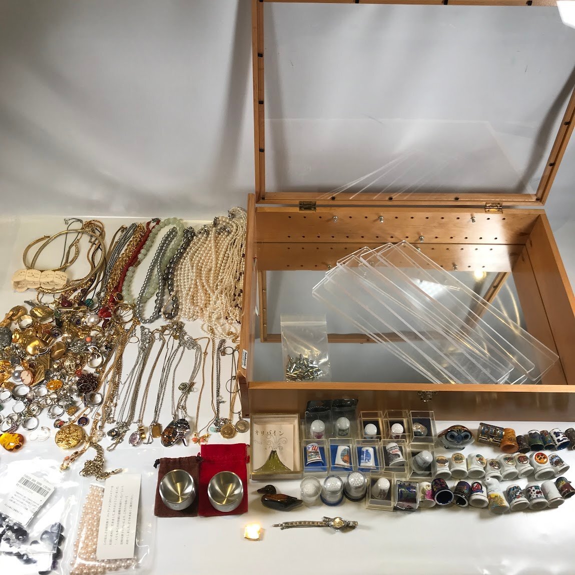 ■【買取まねきや】シルバー メッキ ネックレス リング 指ぬき 酒器 ナカバヤシ製アクセサリーケース 他 まとめ 総重量:約2249.61g■拍卖