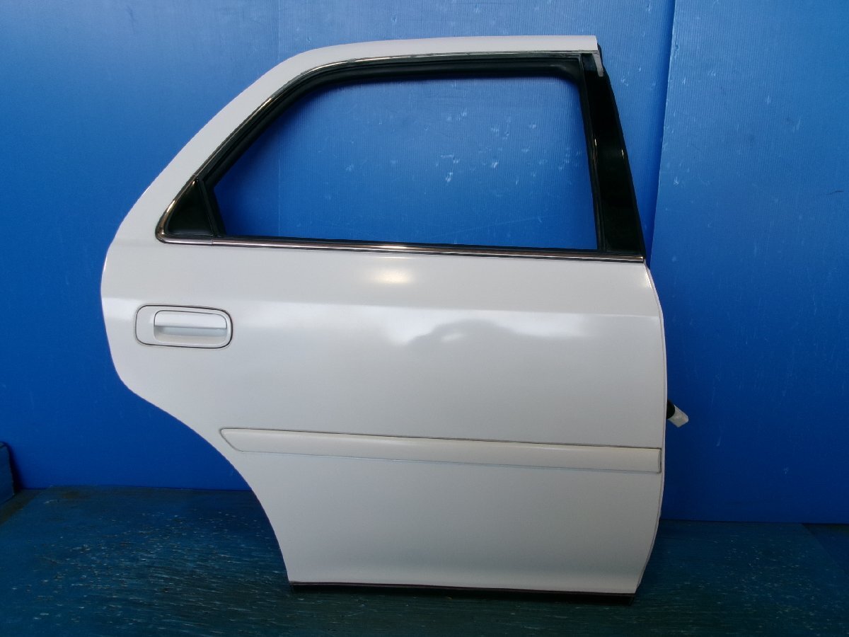 トヨタ クレスタ JZX100 スーパールーセント2.5 前期 右リア ドアパネル リアドアパネル カラー ホワイト 040 Y7.1107拍卖