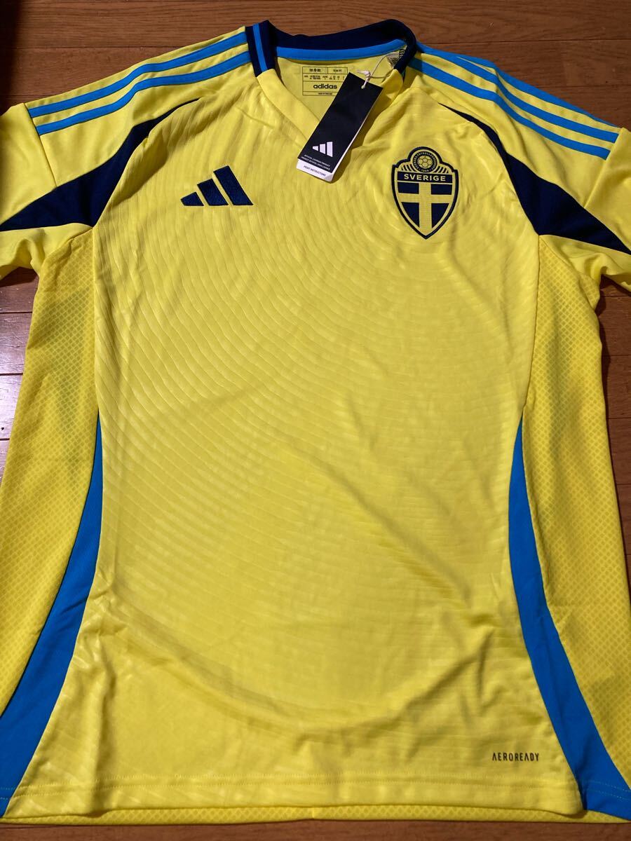 新品 正規品 アディダス スウェーデン代表 24/25 HOME レプリカユニフォーム 2XLサイズ IN1103拍卖
