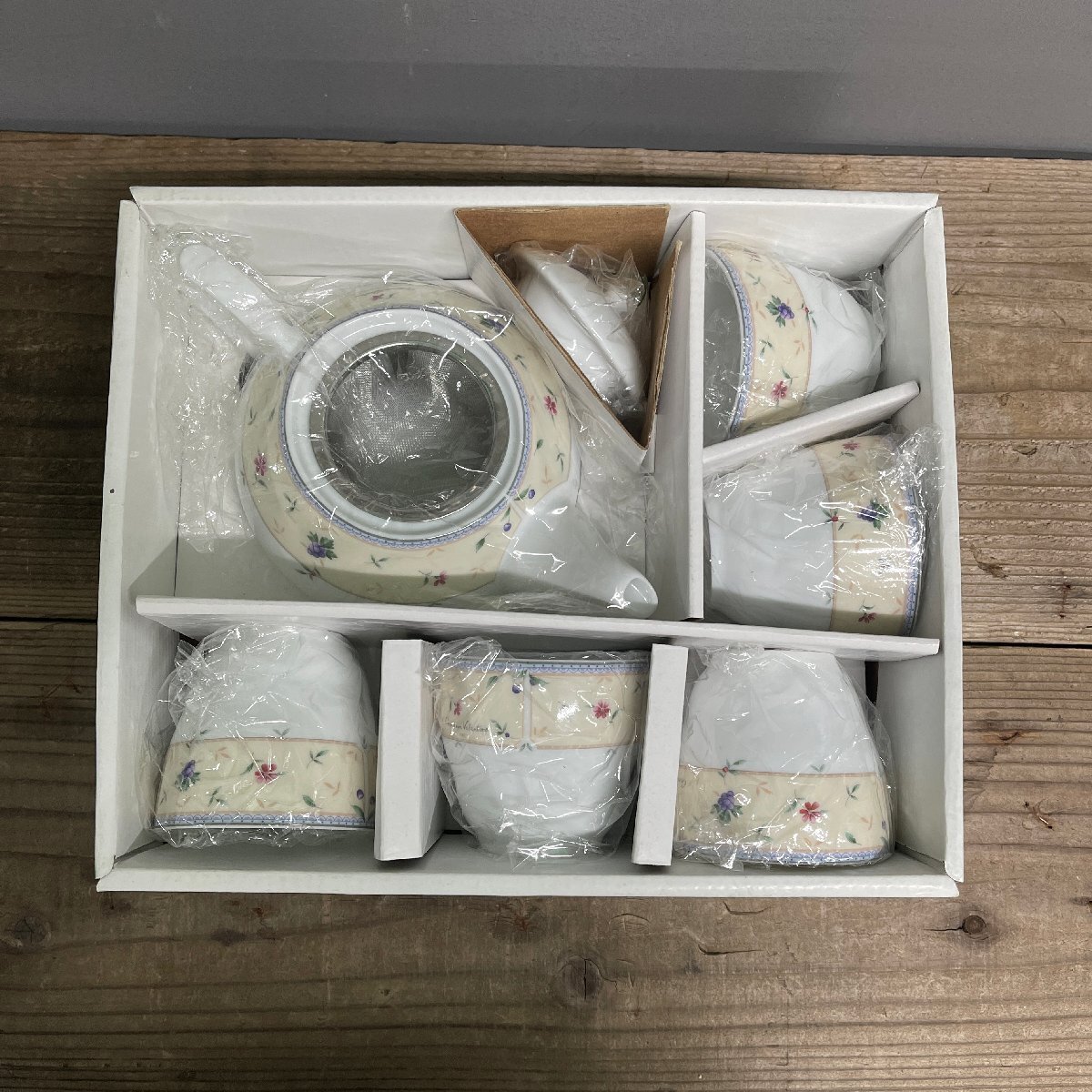 未使用★保管品★ジョンバニ★バレンチノ★キャスタードフラワーティーセット拍卖