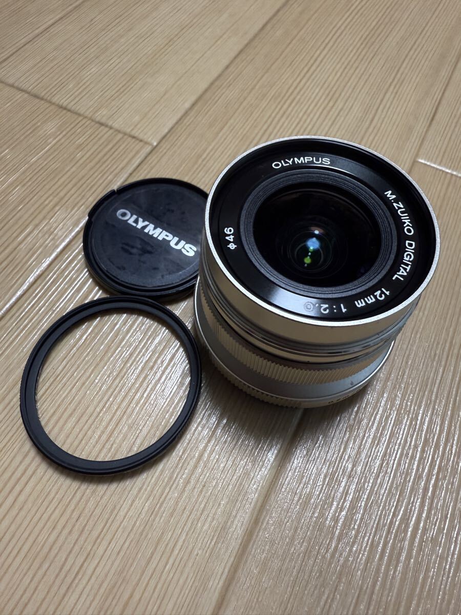 OLYMPUS オリンパス ZUIKO DIGITAL 12mm 1:2.0 レンズ シルバー 一眼カメラ拍卖