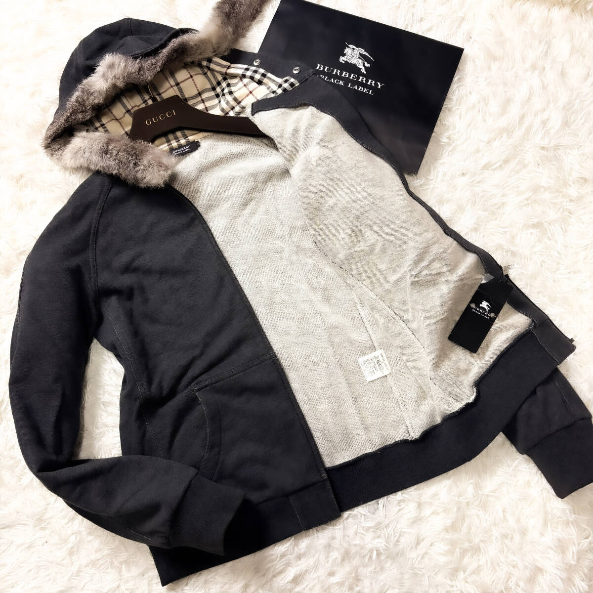 極美品兎毛皮BURBERRY BLACK LABELラビットファー付パーカーL~Mトラックジャケット2灰色ノバチェック柄ブラレ バーバリーブラックレーベル拍卖