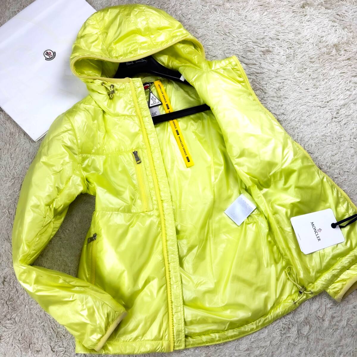 極美品超デカロゴMONCLERライトダウンジャケット国内正規品ワンポイント袖ビッグロゴワッペン蛍光ライトイエローグリーンM~S 0モンクレール拍卖