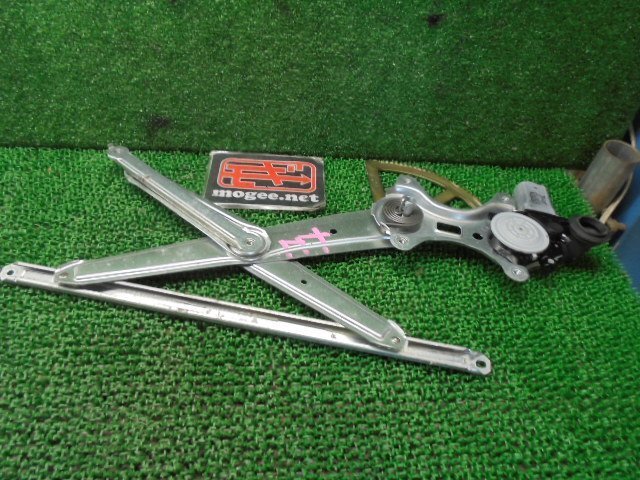 7EJ3218AD1 ) トヨタ ヴォクシー Zキラメキ AZR60G 後期型 純正フロント左ドアレギュレーターモーター デンソー85720-52110拍卖