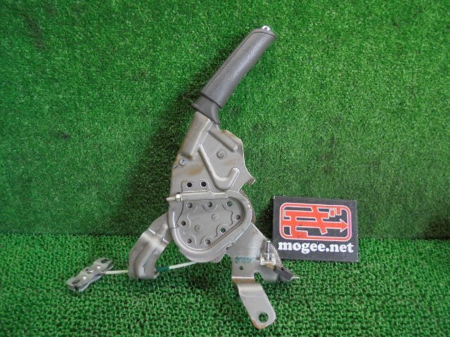 7EP5057MA4 ) スバル インプレッサ スポーツ GP2/GP3 A型 純正サイドブレーキレバー拍卖