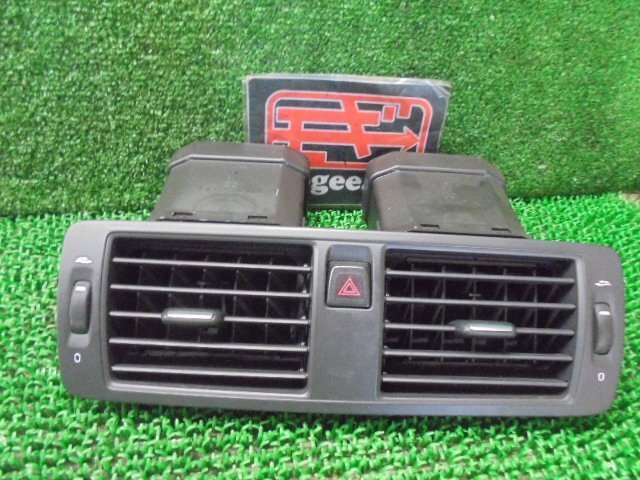 7EJ3615AC3右 ) ボルボ V50 CBA-MB4204S 2012年 純正センターエアコンルーバー拍卖