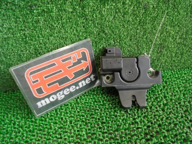 7EF5004EG6 ) トヨタ クラウン 2.5アスリート GRS180 純正トランクドアロックソレノイド 040129拍卖