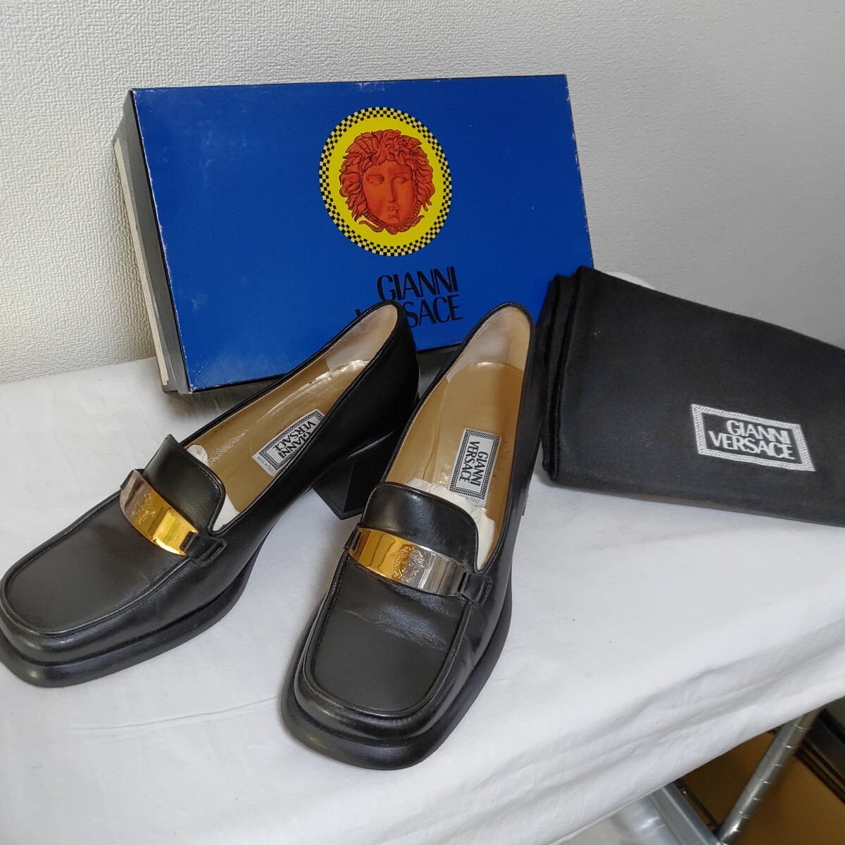 GIANNI VERSACE ヴェルサーチ ローファー 23.5cmから24.0cm? イタリア製 ヴィンテージ 厚底 パンプス 箱あり 袋あり 1107-E2-TA13拍卖