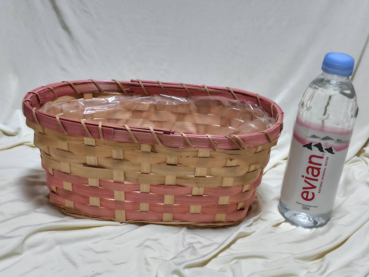 43*【中古】*フラワーアレンジメント バスケット 籐カゴ かご ピンクX白♪ 鉢カバー フラワーベース 送料無料拍卖