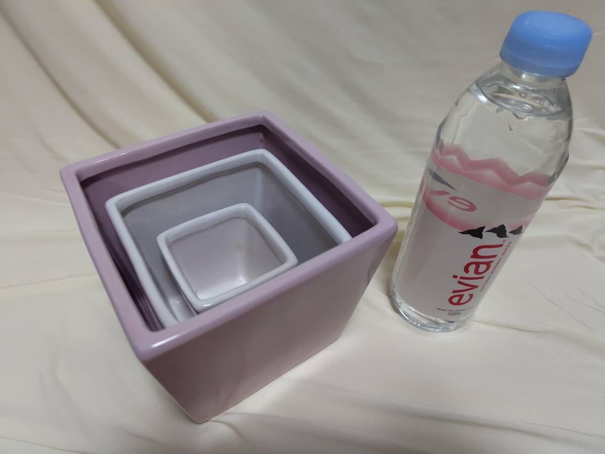 43*【新品】* 陶器の花器♪ 3つセット♪ ピンク&白 シンプルでかわいい お部屋のアクセントに如何ですか♪ レターパック可 拍卖