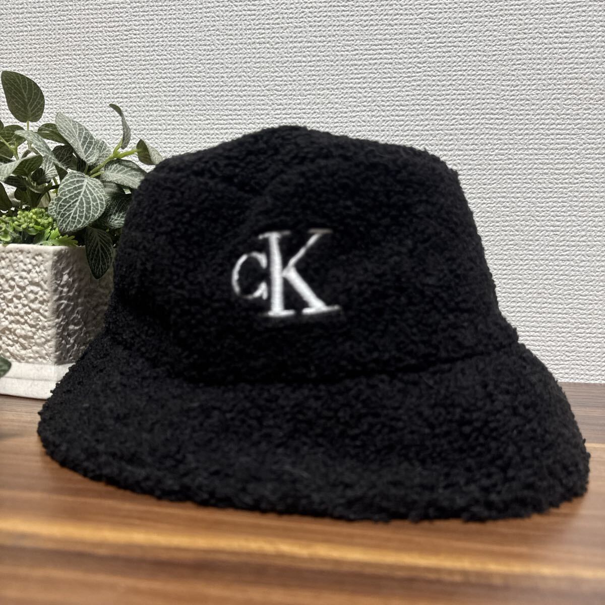 カルバンクライン モノグラム シェルパ バケットハット ボア ブラック拍卖