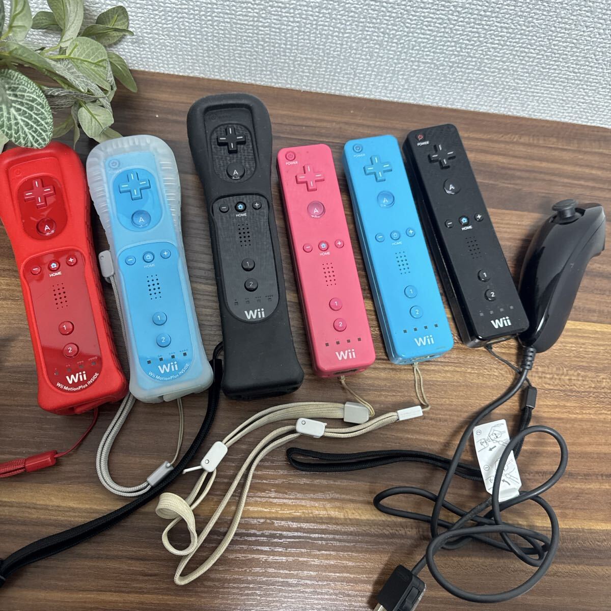 Wiiリモコン コントローラー 黒 7個セット ストラップ付拍卖