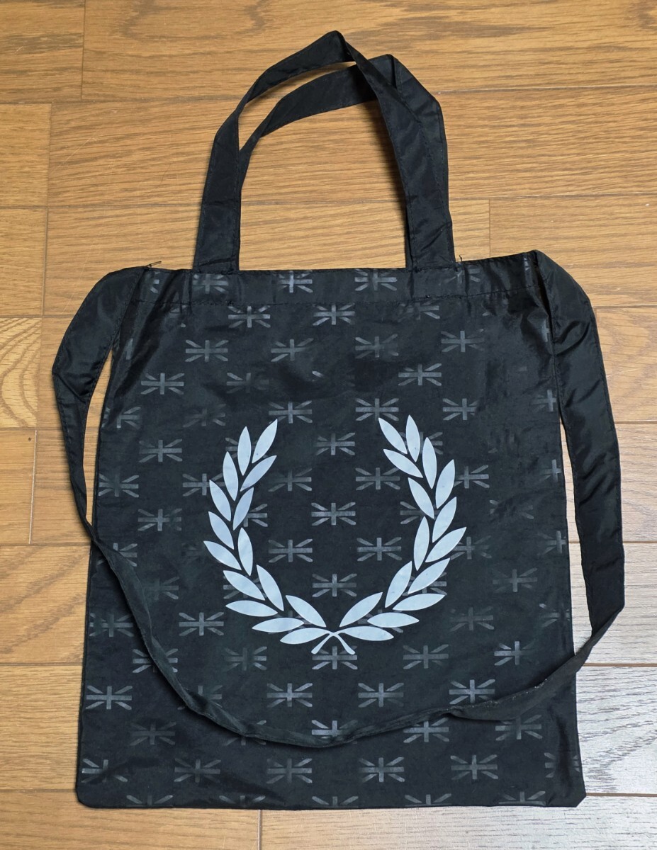 FRED PERRY ブラック ナイロンバッグ拍卖