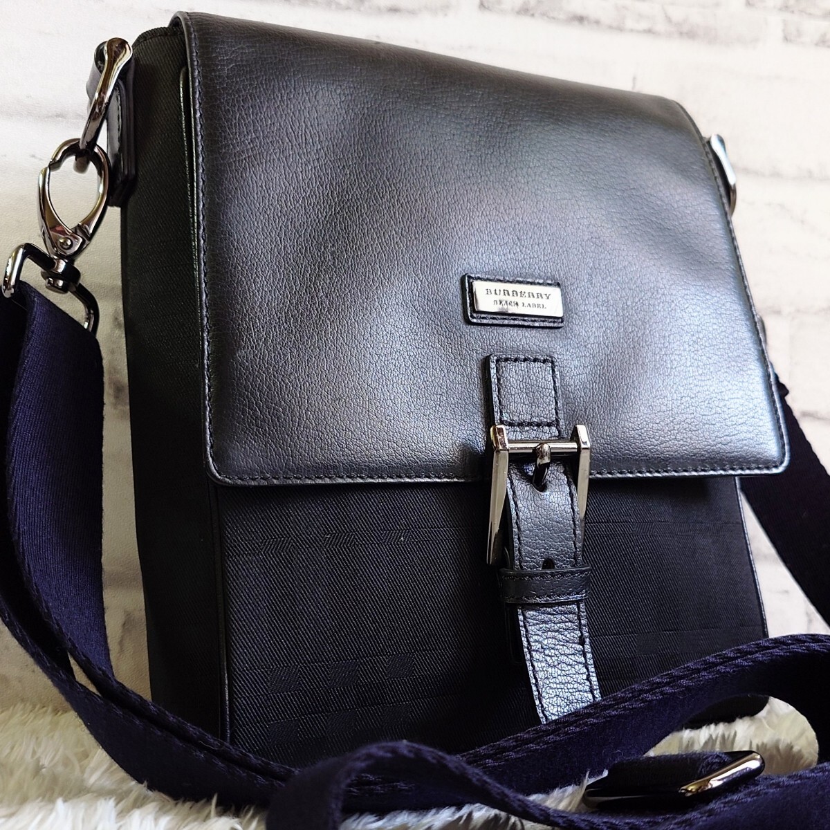 BURBERRY BLACK LABEL バーバリー ブラックレーベル ショルダーバッグ シャドーチェック ボディ ブラック 黒 レザー 革 キャンバス メンズ拍卖