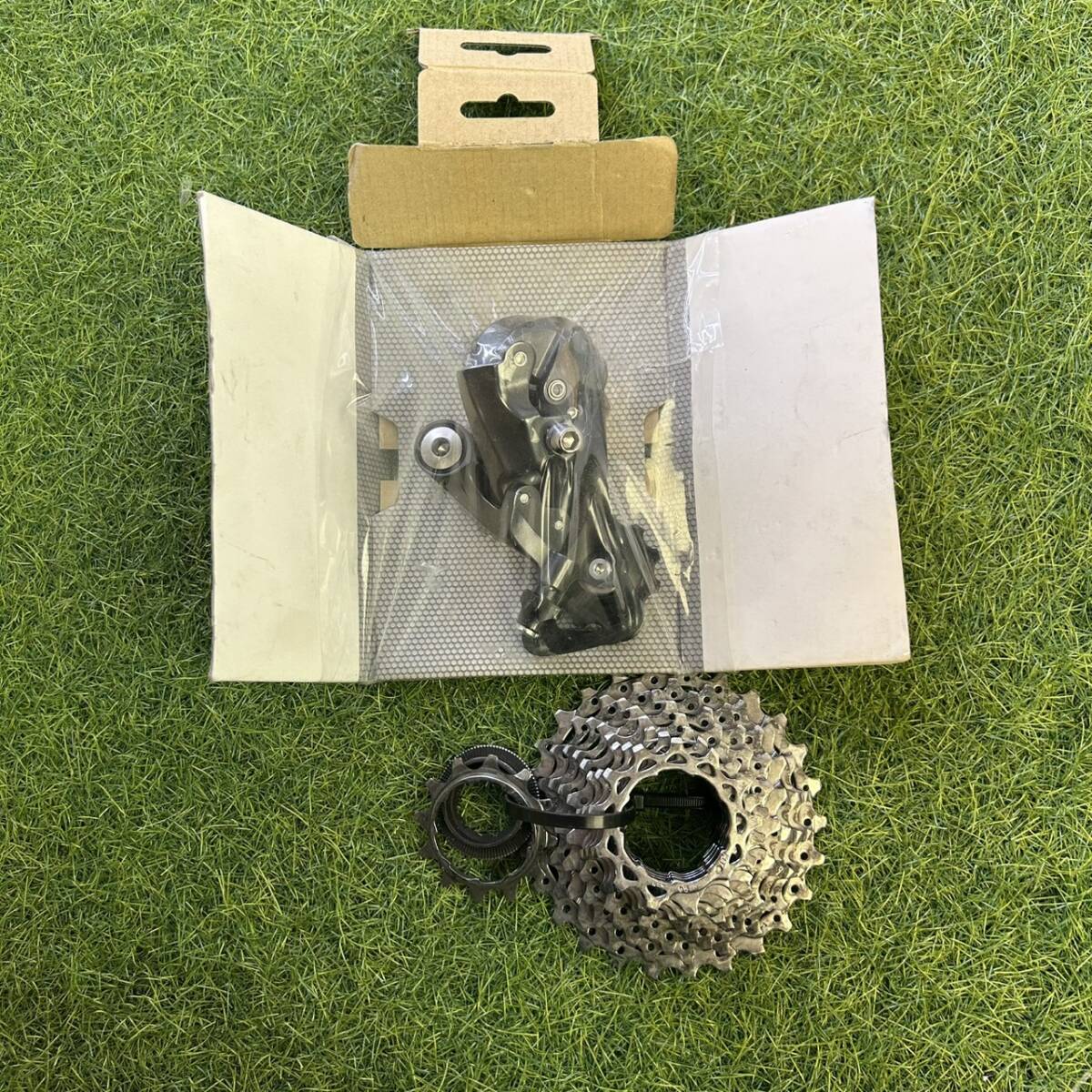 自転車部品 2点まとめ SHIMANO シマノ ロードバイク用 コンポーネント リアディレイラー SRAM スプロケット ギア など MTB パーツ 大量拍卖