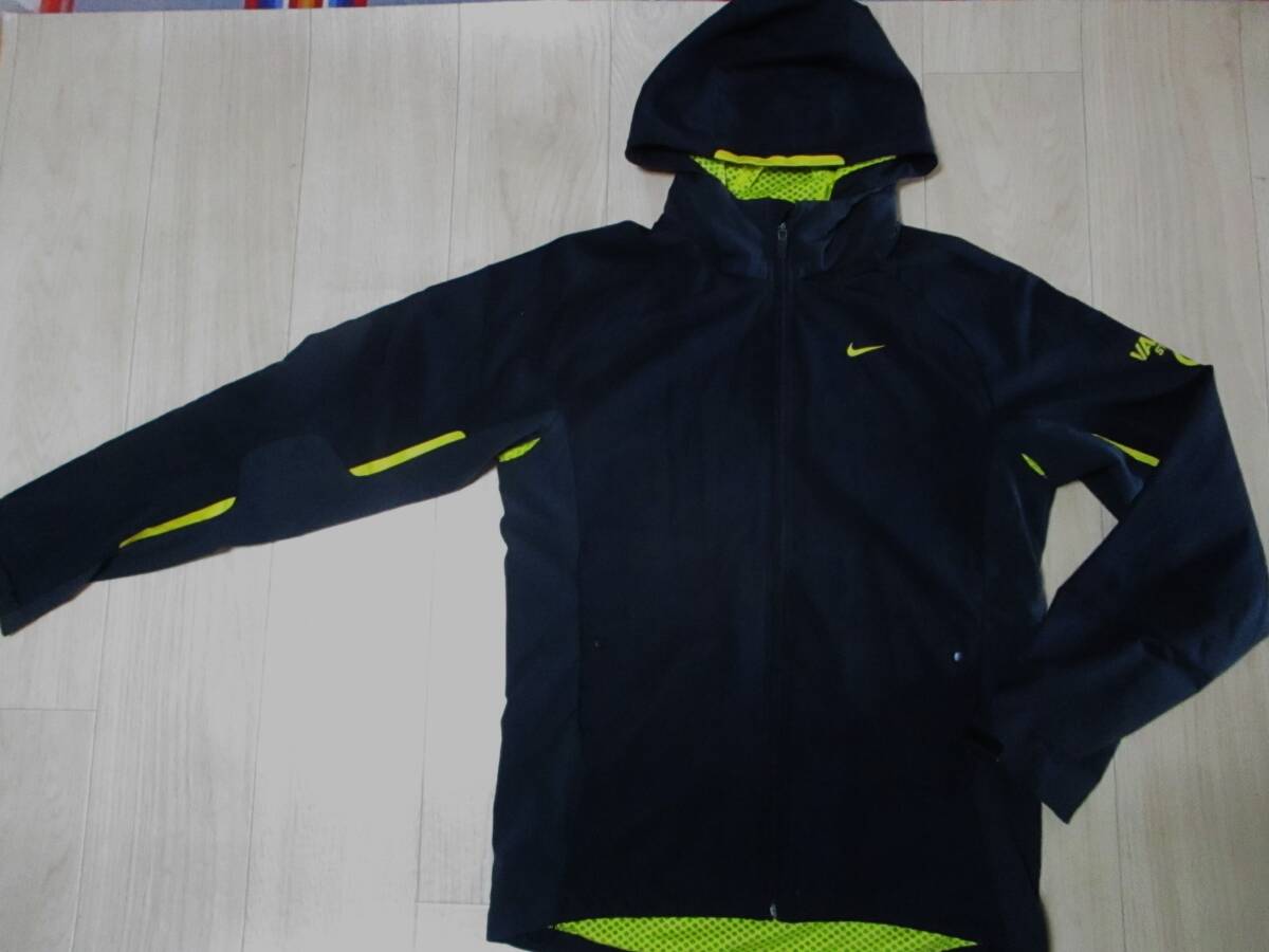 美品・ナイキ・フード付きジャケット・黒色・サイズS拍卖