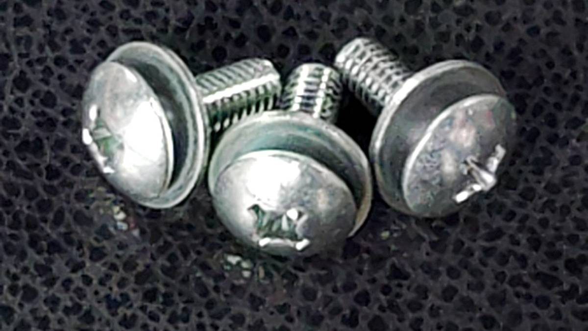 送料185円 スズキ 純正 フロントカウル ネジ ボルト ビス アドレスV125 アドレスV125G アドレスV125S拍卖