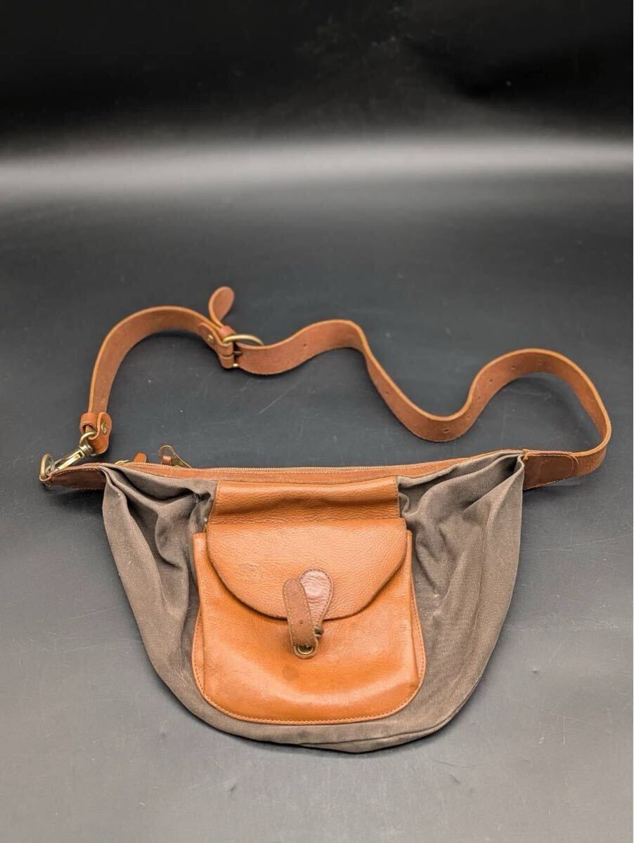 春名 11月 No.96 IL BISONTE イル ビゾンテ ショルダーバッグ ブラウン ボディバッグ 斜めがけ バッグ かばん 汚れシミ金具錆あり拍卖