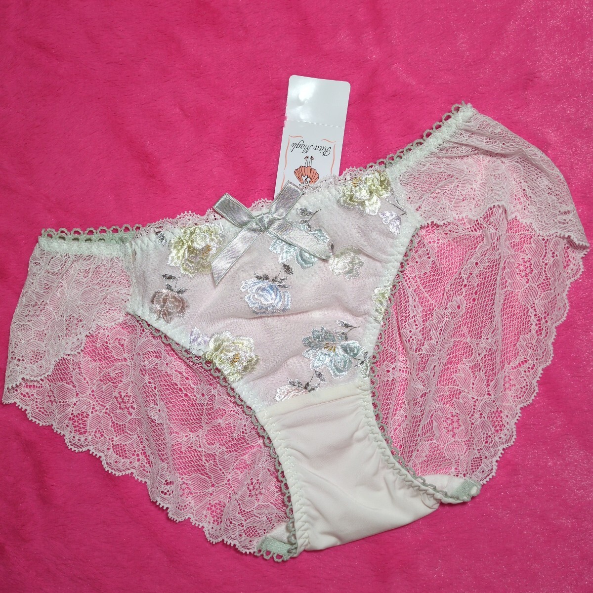 М リサマリ パンティ チュールに光沢お花刺繍 フロント脚周りにピコットトリミング サイドからヒップはレース 拍卖