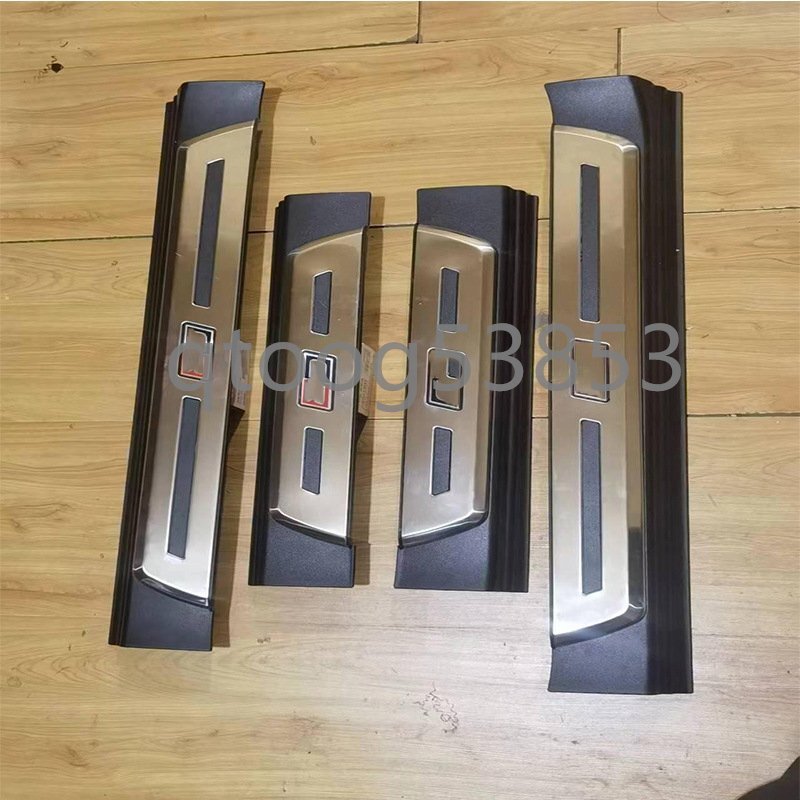 LEDスカッフプレート トヨタ HILUX ハイラックス REVO GR 2023年~4ドア車対応発光ドアシルガード ドアステッププロテクター 4枚セット拍卖