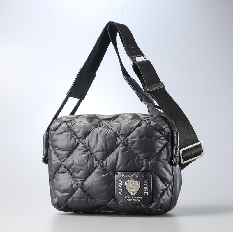MI2564*ATAO アタオ コラッツァ 軽量 ナイロンバッグ キルティングバッグ ショルダーバッグ ポシェット クロスボディ 鞄 ブラック拍卖