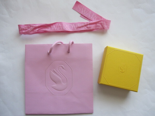 新品 SWAROVSKI スワロフスキー ショップバック ギフトボックス ギフトバック ラッピングリボン 2025 イエロー ピンク拍卖