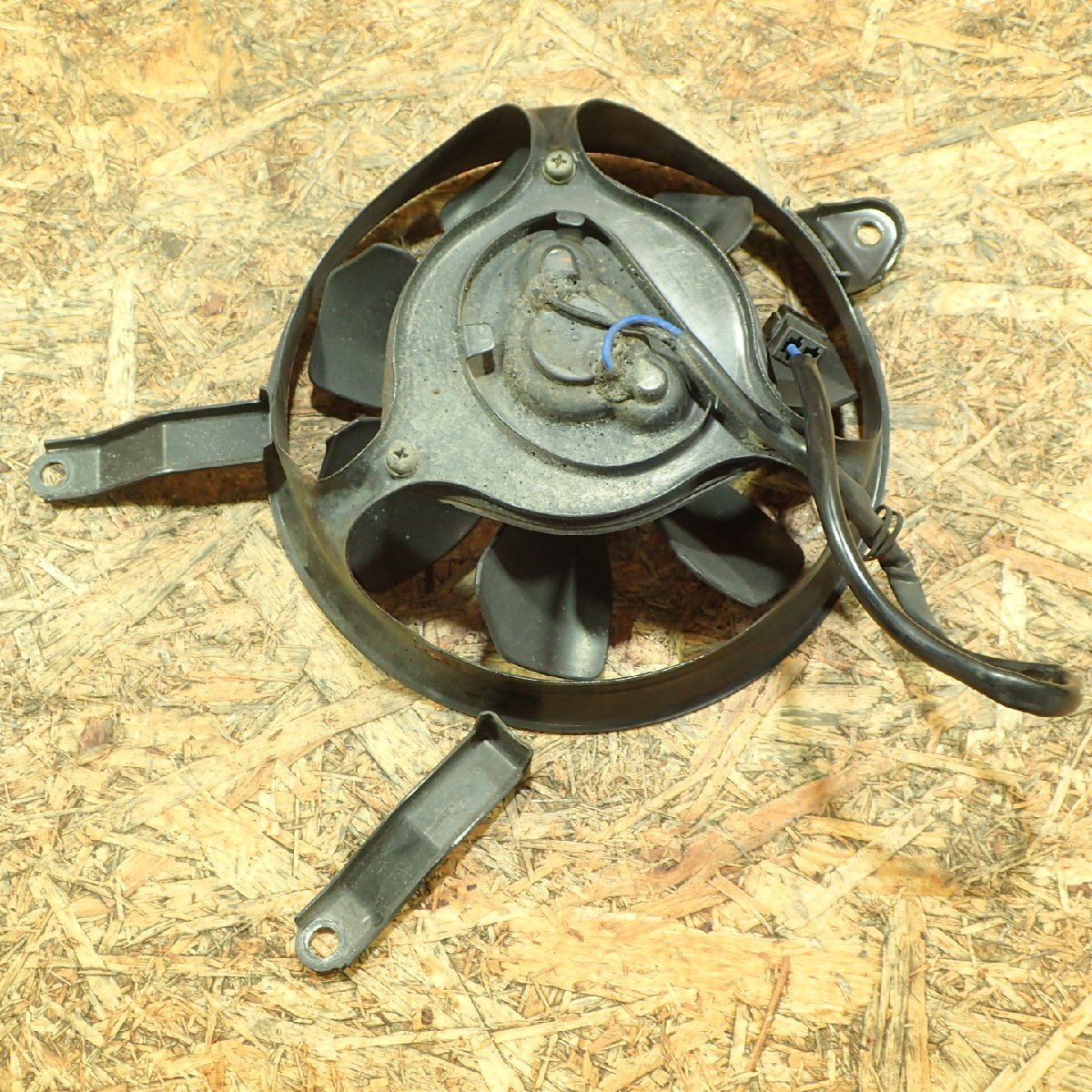 【送料Sサイズ】Kawasaki JKAZR9A151A002** ZRX1200R ラジエーターファン 専用動画あり 検.( ZRT20A 202511 3 茶9拍卖