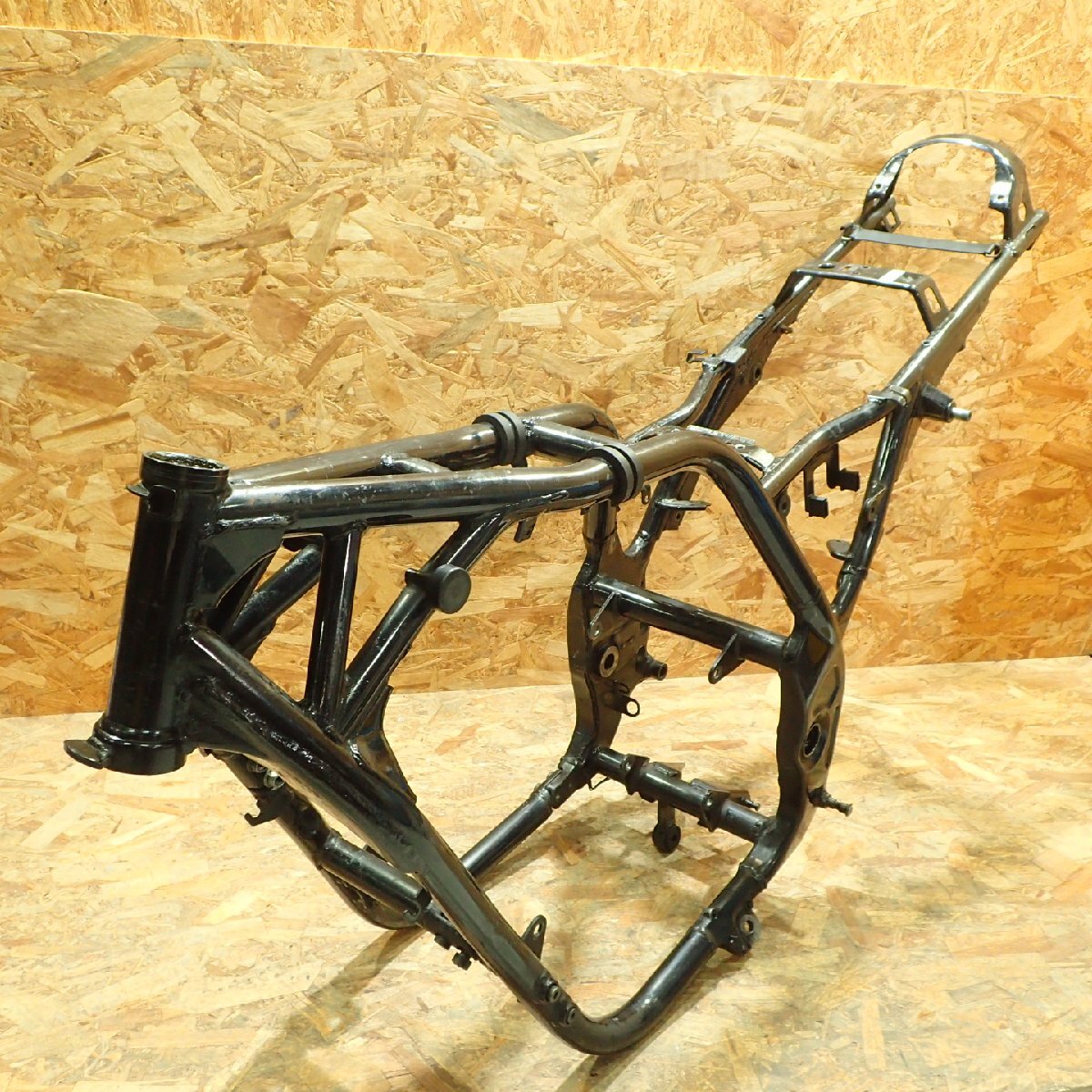 【送料2Lサイズ】SUZUKI GK7BA-1024** イナズマ400 フレーム 書類あり 検.( 西濃発 202511 6拍卖