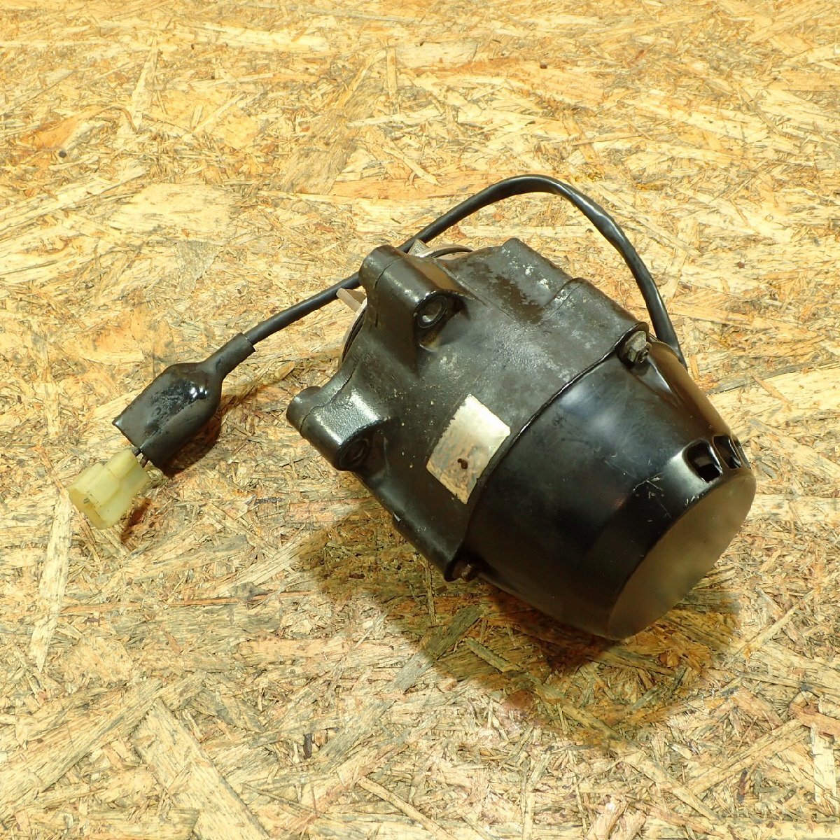 【送料Sサイズ】Kawasaki ZX900A-0922** GPZ900R オルタネーター 検.( ダイナモ A14? 202511 9 黄13拍卖