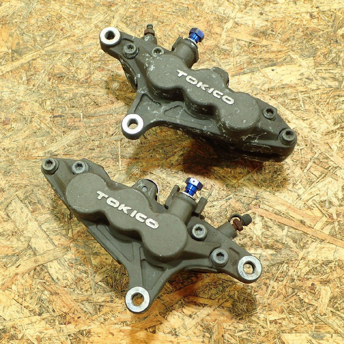 【送料Sサイズ】Kawasaki ZX900A-0922** GPZ900R フロントブレーキキャリパー 検.( A14? 202511 9 青13拍卖