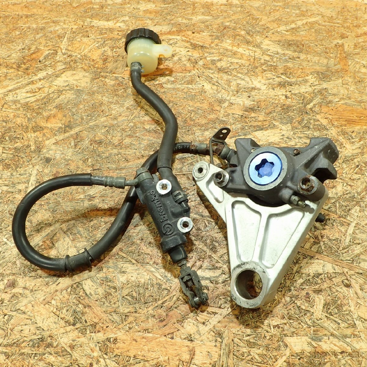 【送料Sサイズ】YAMAHA RP03J-0015** XJR1300 リアブレーキ キャリパー マスター 検.( 202511 11 青15拍卖