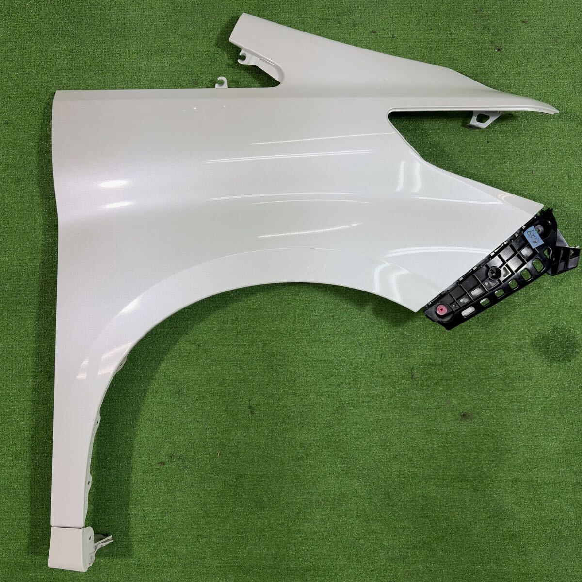 トヨタ 30 アルファード ヴェルファイア 右 フロントフェンダー AGH30W/GGH30W/AYH30W ホワイト拍卖