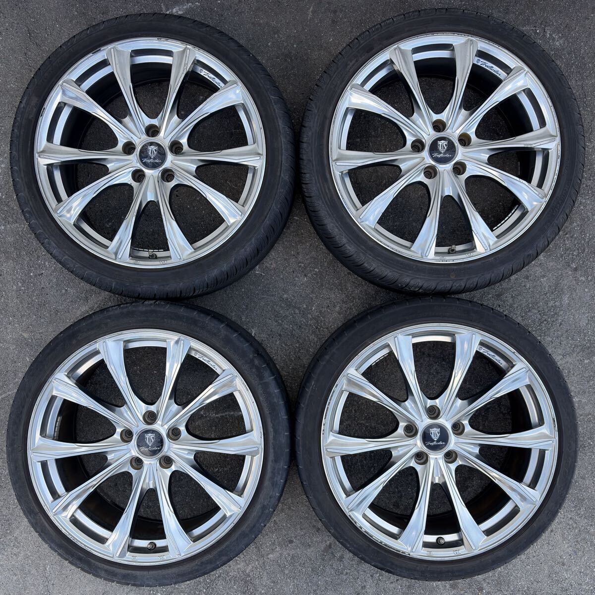 トラフィックスター ZX 19インチ 8J 9J +43 PCD 114.3 5穴 クラウン マークX スカイライン フーガ アルファード拍卖