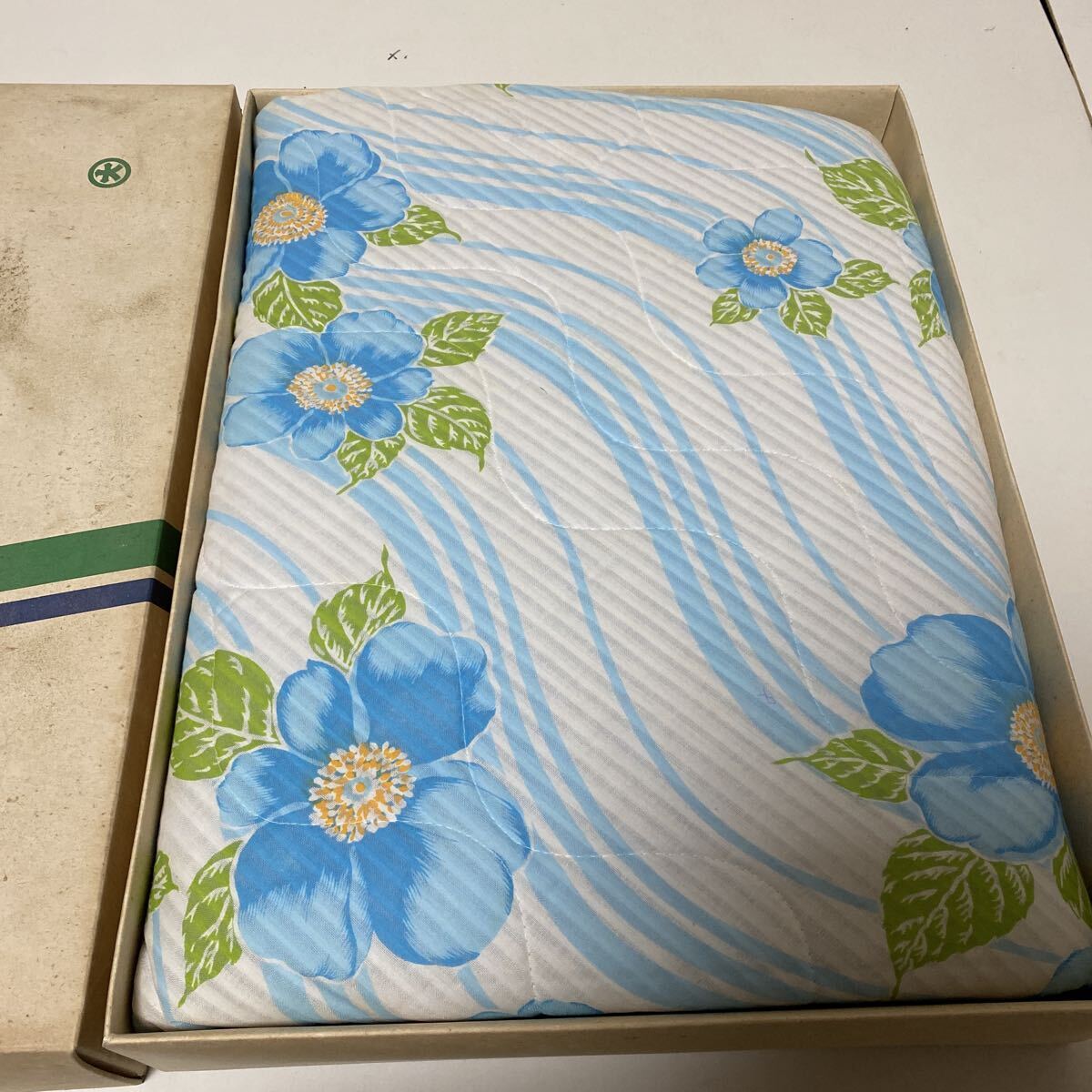 ☆1円スタート☆未使用 肌掛け布団 ブルー花柄 135x185cm 1-4192拍卖