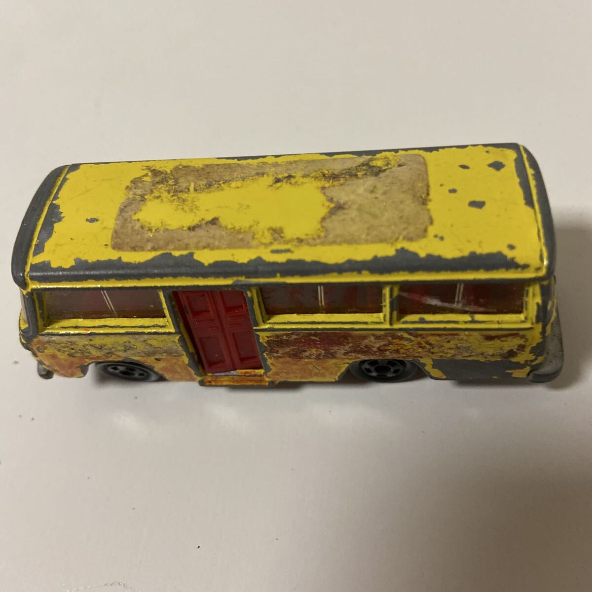 ★1円スタート★ トミカの黄色バス フロントガラス割れあり 3-4527 拍卖