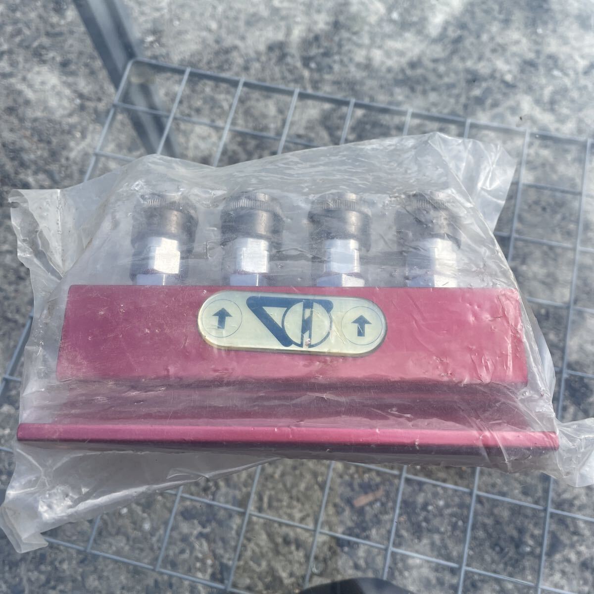 【1円スタート】分岐配管用ワンタッチ4連カプラー 中古品 11-4拍卖