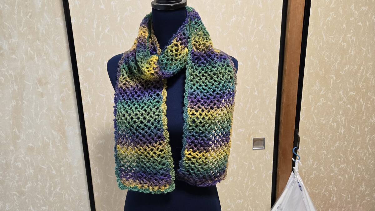 ★秋冬物★グラデーションウール100%★手編み★ネット編みのマフラー(スプリングビオラ)♪送料無料♪拍卖