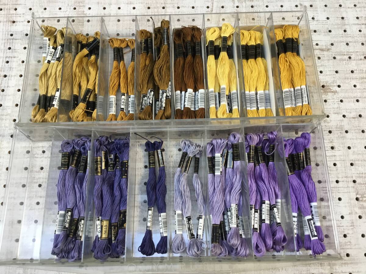 手芸店から未使用品 ★オリンパス 刺繍糸 /ケース 7点 仕切りつき、箱 4点/ まとめて 大量 長期保管品 現状品 裁縫 洋裁 ハンドメイド拍卖