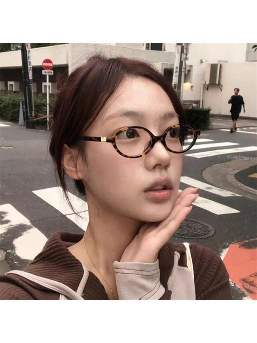 アクセサリー レディース アイアクセサリー 大学生スタイルのメガネ、ファッショナブルで多用途なオーバル小フレーム、パーソナライズさ拍卖