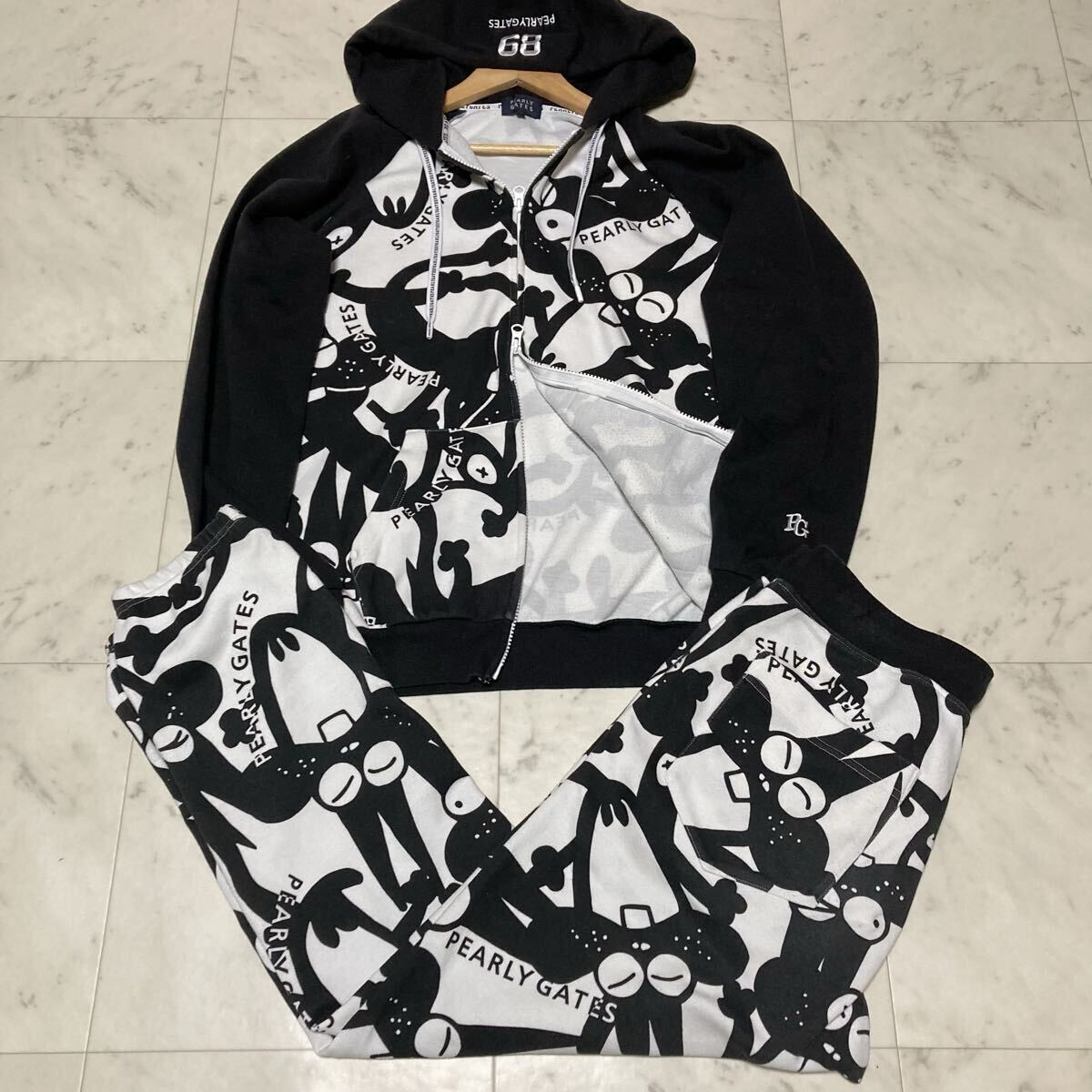 希少!!!/サイズ5●パーリーゲイツ ニャロメ セットアップ PEARLY GATES フルジップ パーカー パンツ 総柄 刺繍 コラボ ゴルフ メンズ拍卖