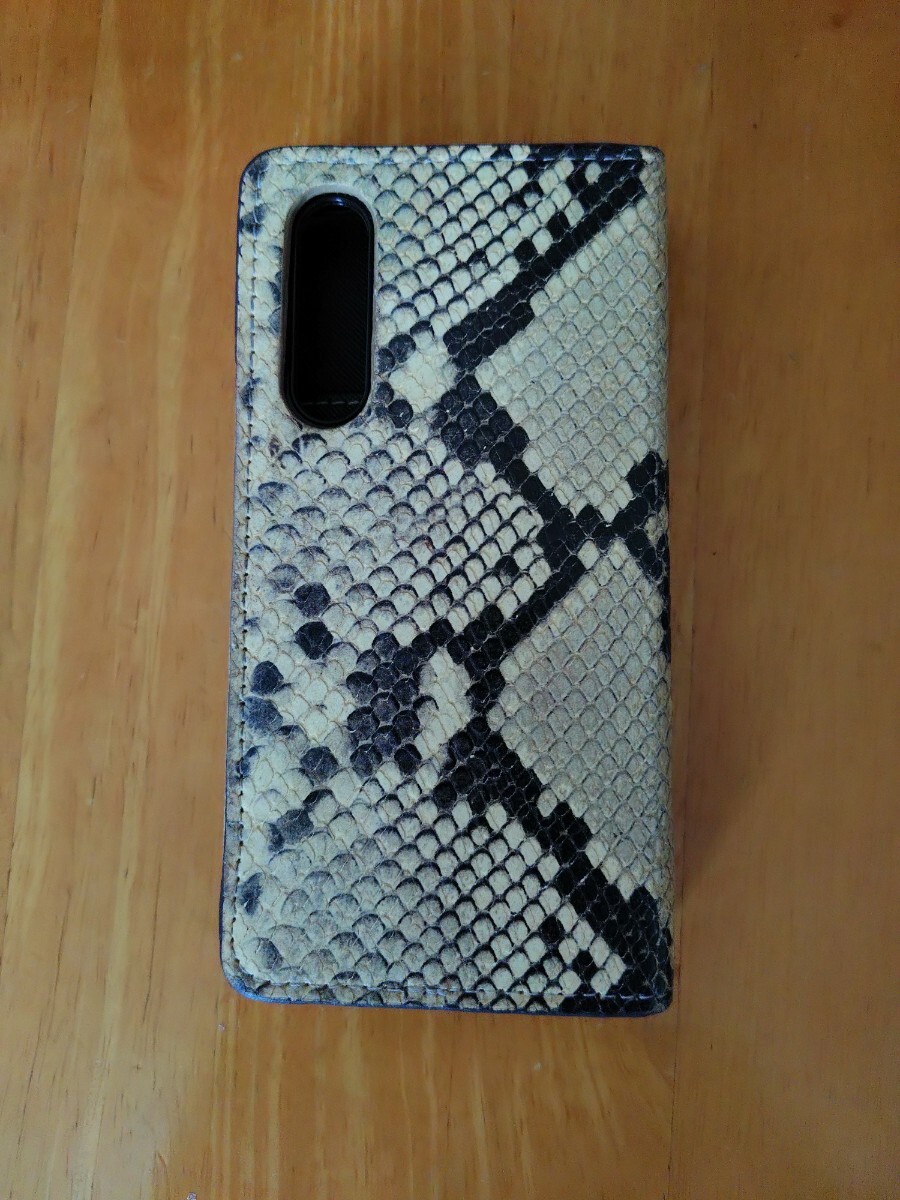 Xperiaエクスペリア10V/ パイソン柄/ 蛇柄/ おしゃれ/ 本革手帳型スマホケース【定形外送料無料】拍卖