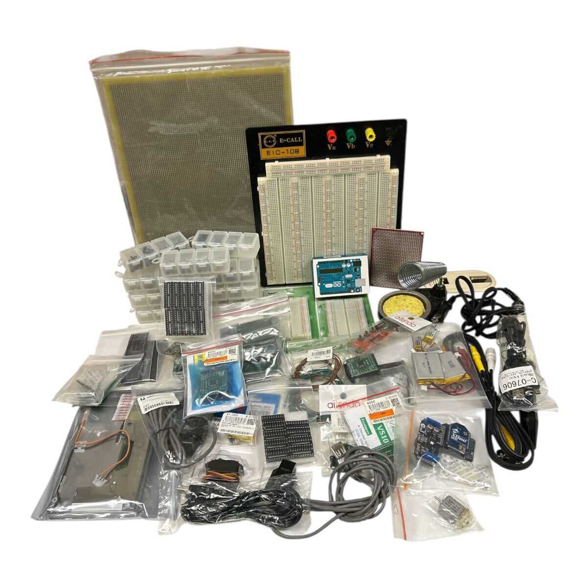 ☆1円スタート Arduino UNO付き 電子工作パーツ&はんだごてセット aitendo部品多数 ブレッドボード/基板/IC/工具など 電子部品拍卖